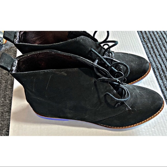 Cute little ankle boots - Picture 4 of 5